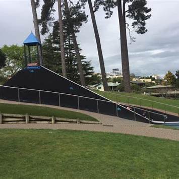 Hamilton Lake Domain Playground